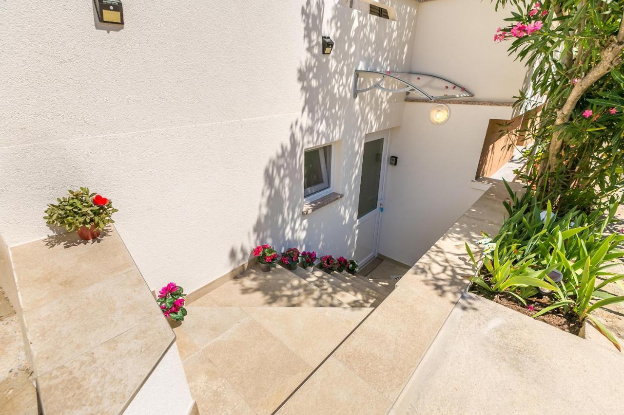 Apartman Hana Apartment Omisalj Exterior photo